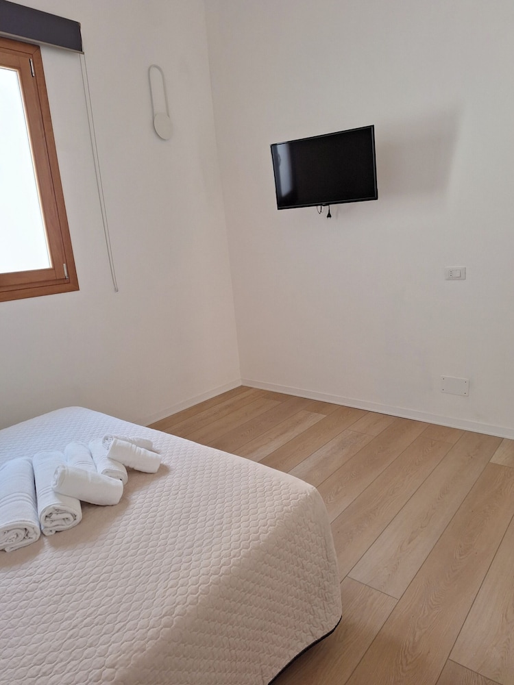 1 BEDROOM, DUPLEX, FAMILY