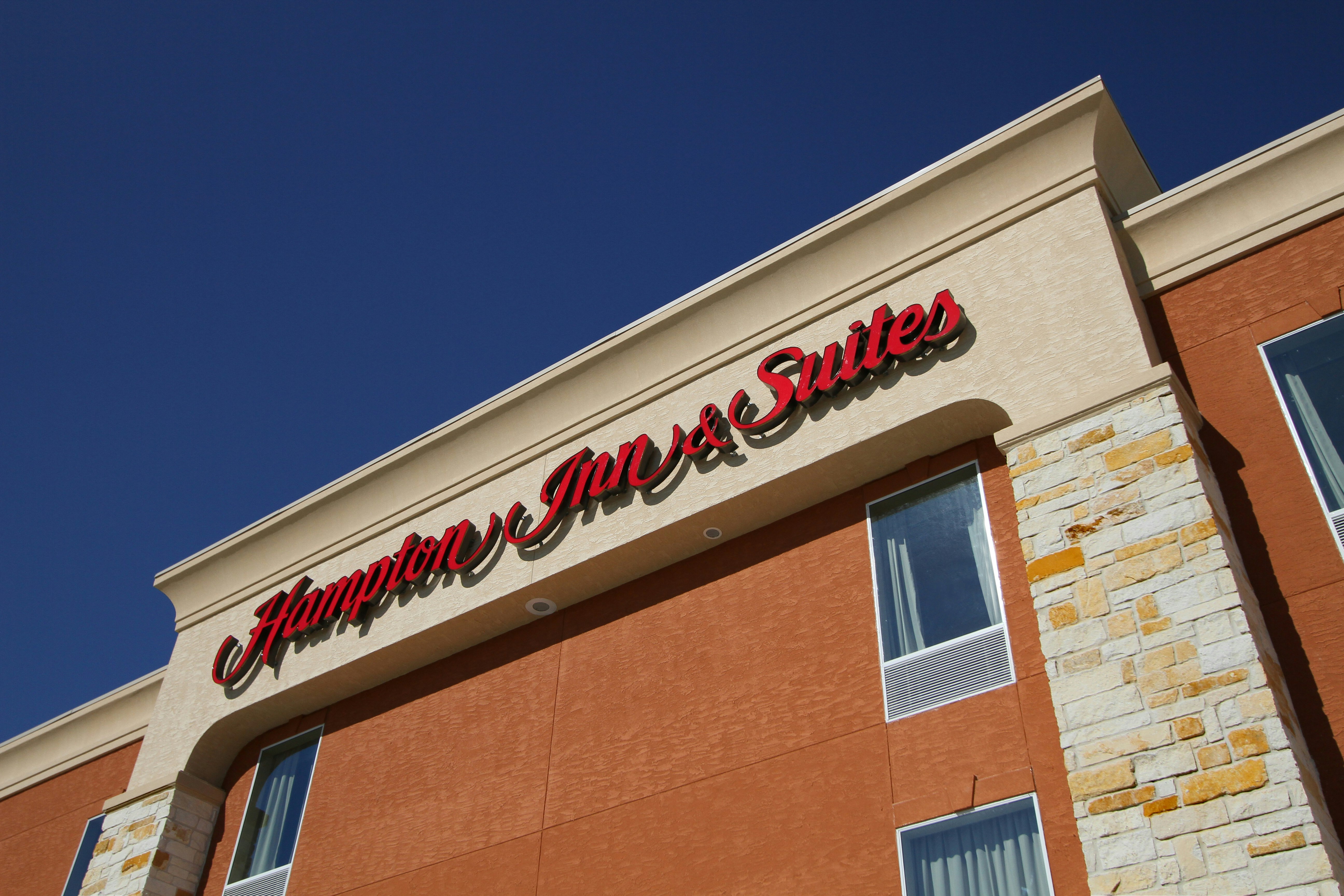 Hampton Inn And Suites Winnie 2/46