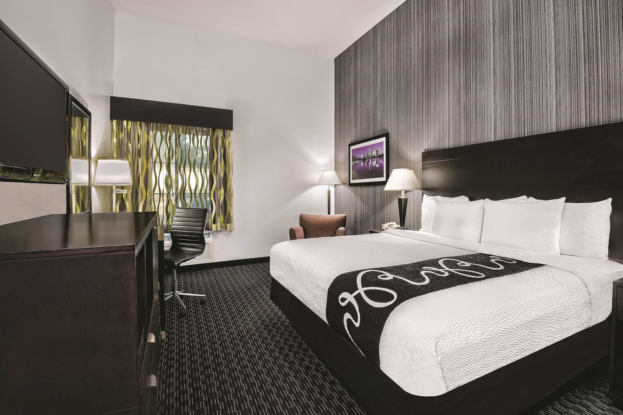 ROOM, KING BED, ACCESSIBLE