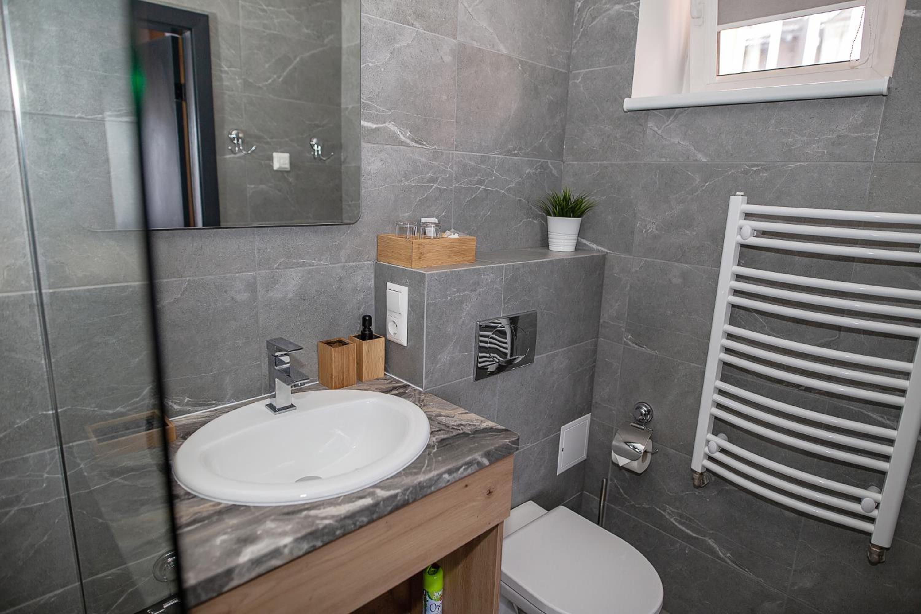 Hotel Tomas 48/50