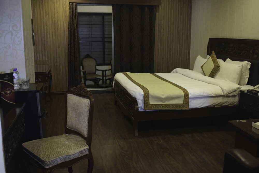 Grand Millennium Hotel Lahore (Local) 8/41
