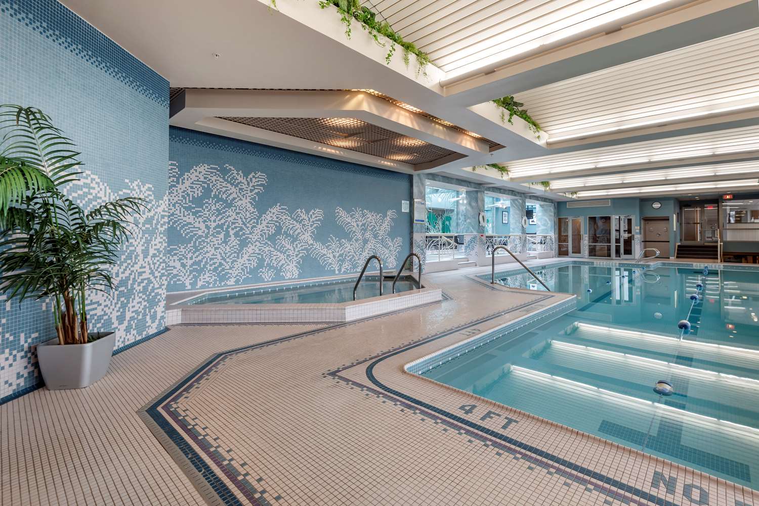Best Western Plus Oswego Hotel And Conference Center 8/24