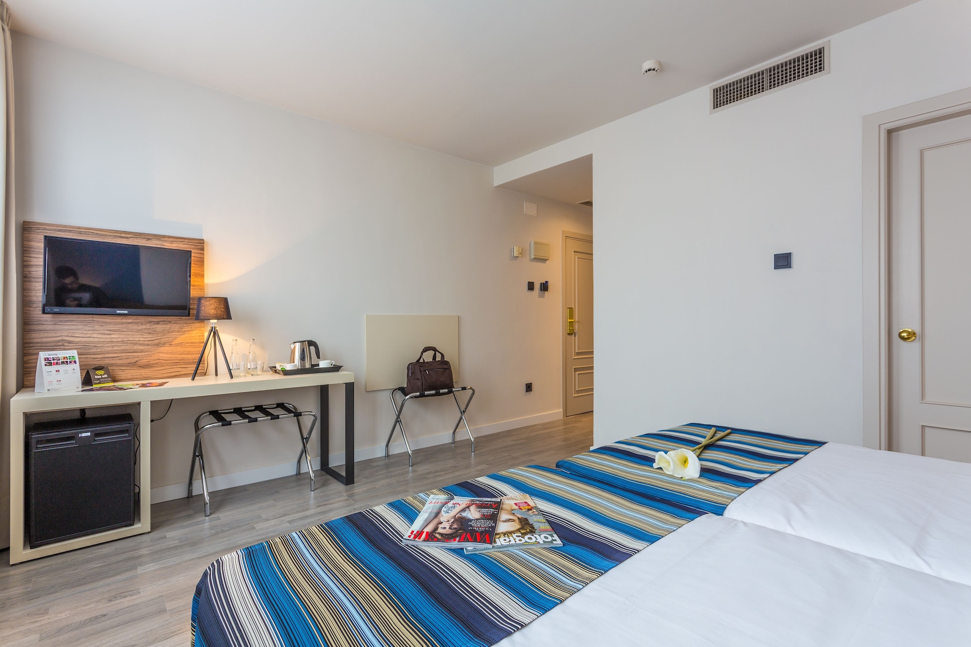 ROOM, TRIPLE
