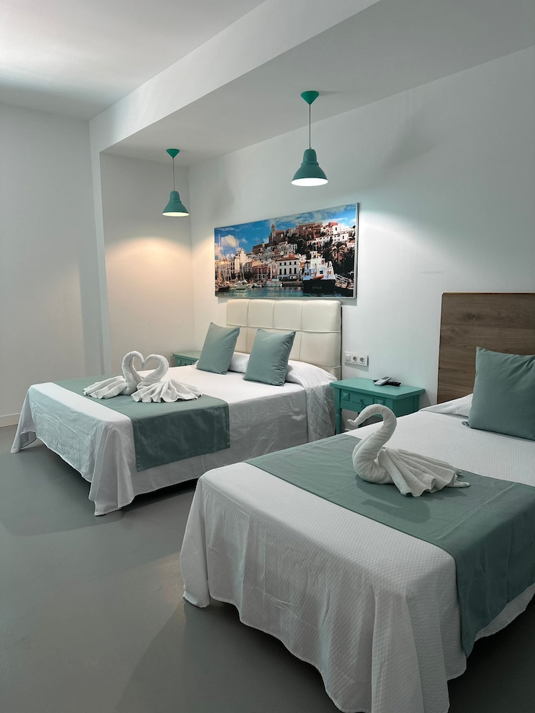 Hostal Sunset Ibiza 24/64