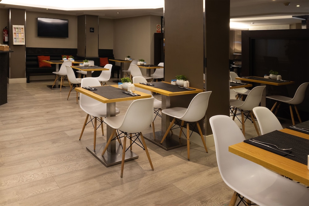 Catalonia Albeniz Hotel 40/55