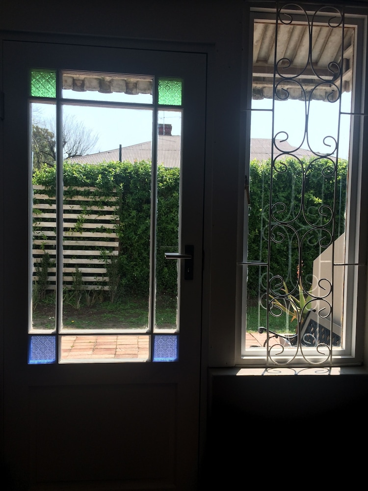 30 On Oatlands Road 13/27