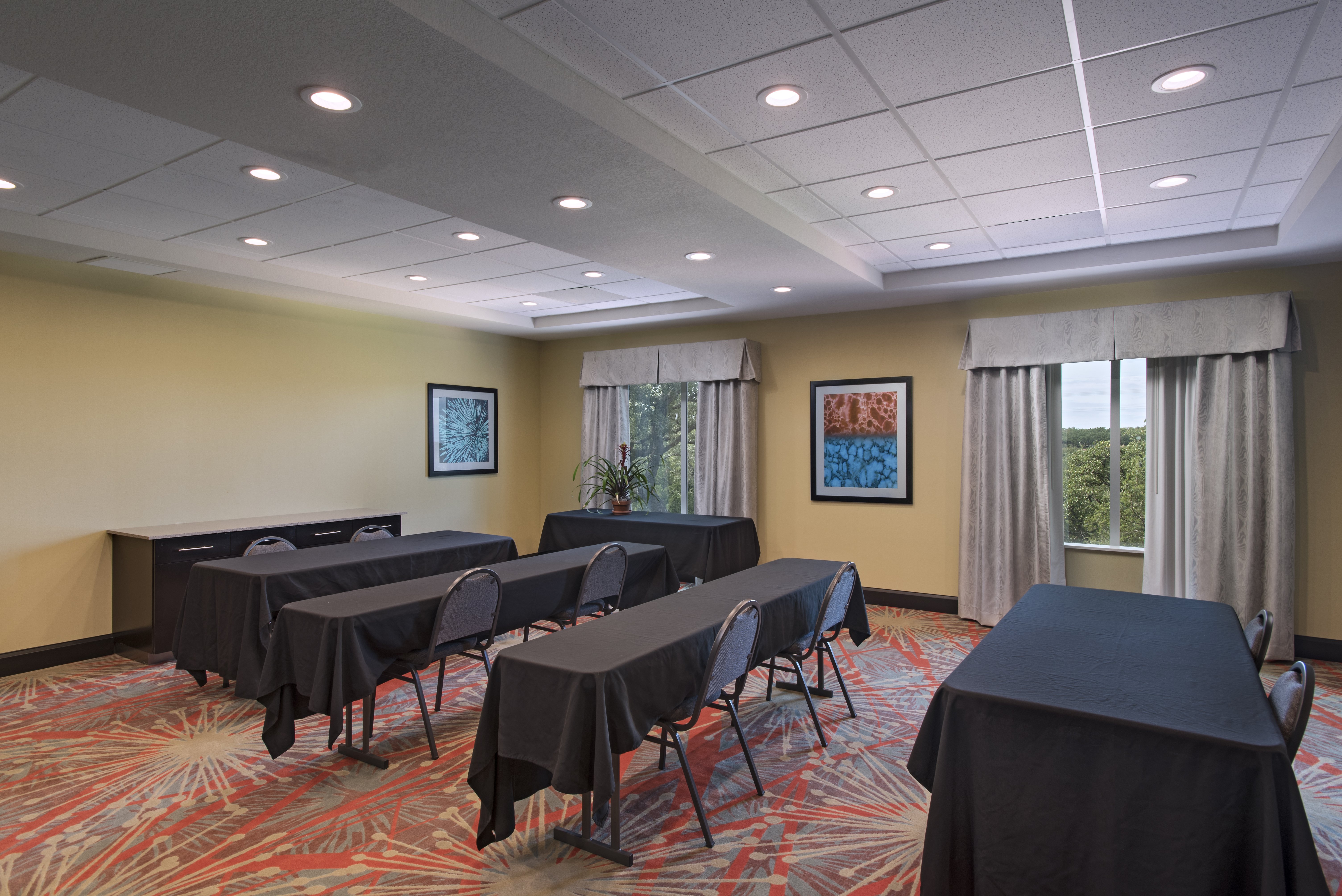 Holiday Inn Express Suites Austin Nw Four Points 47/51