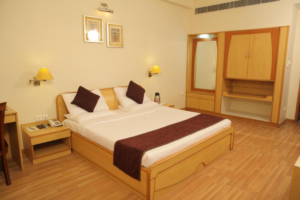 HOTEL ADITYAZ 9/41