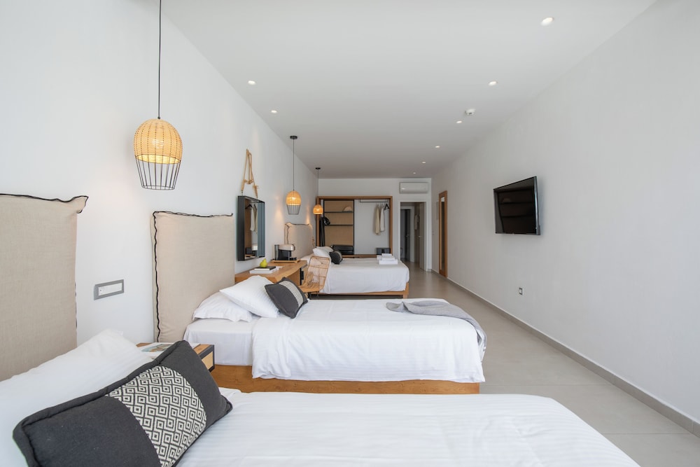 1 BEDROOM, DELUXE, QUADRUPLE, SEA VIEW