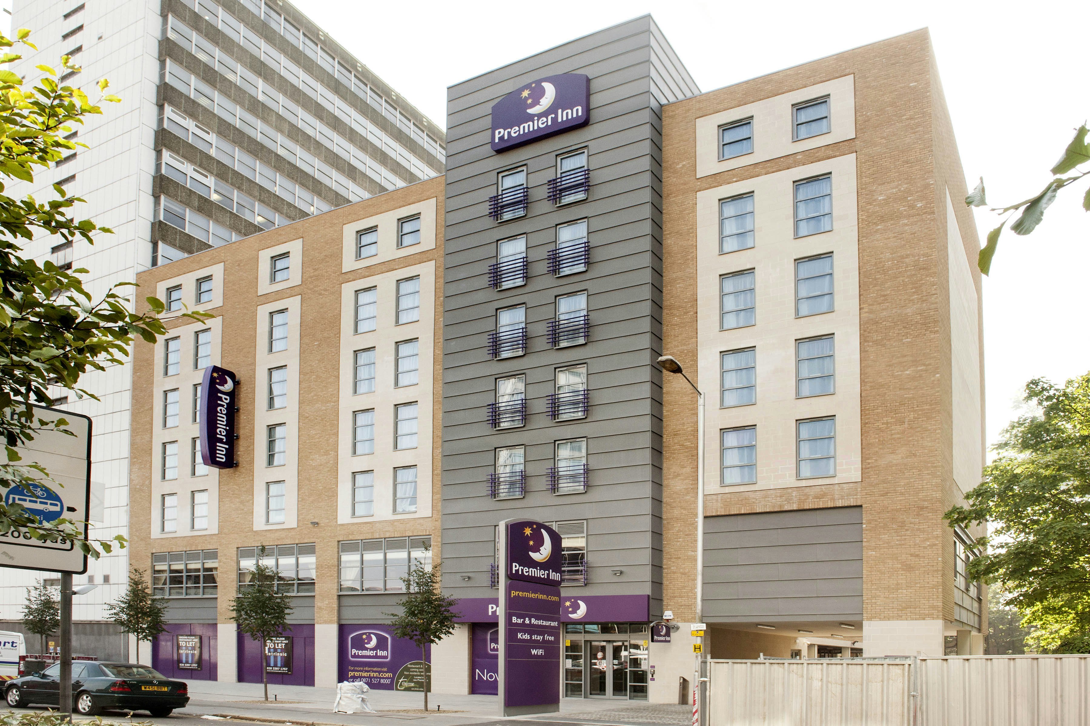Premier Inn London Croydon Town Centre in LONDON
