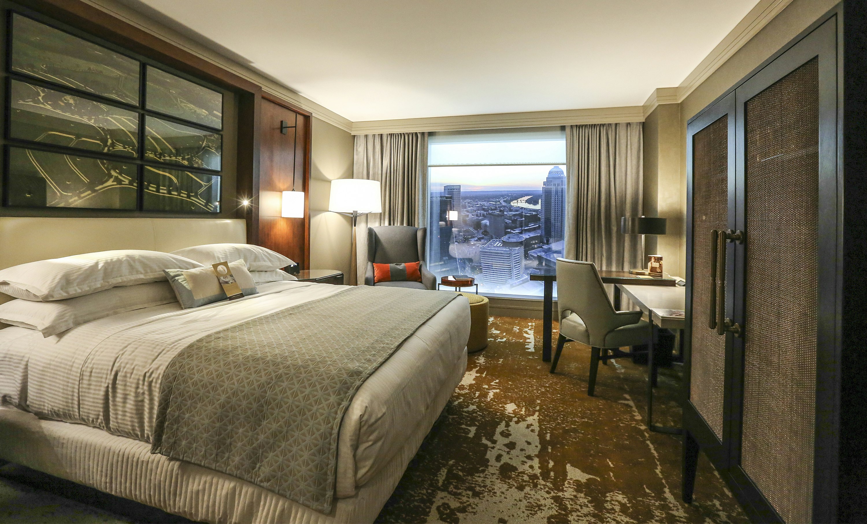 2 BEDROOMS, DELUXE, SUITE