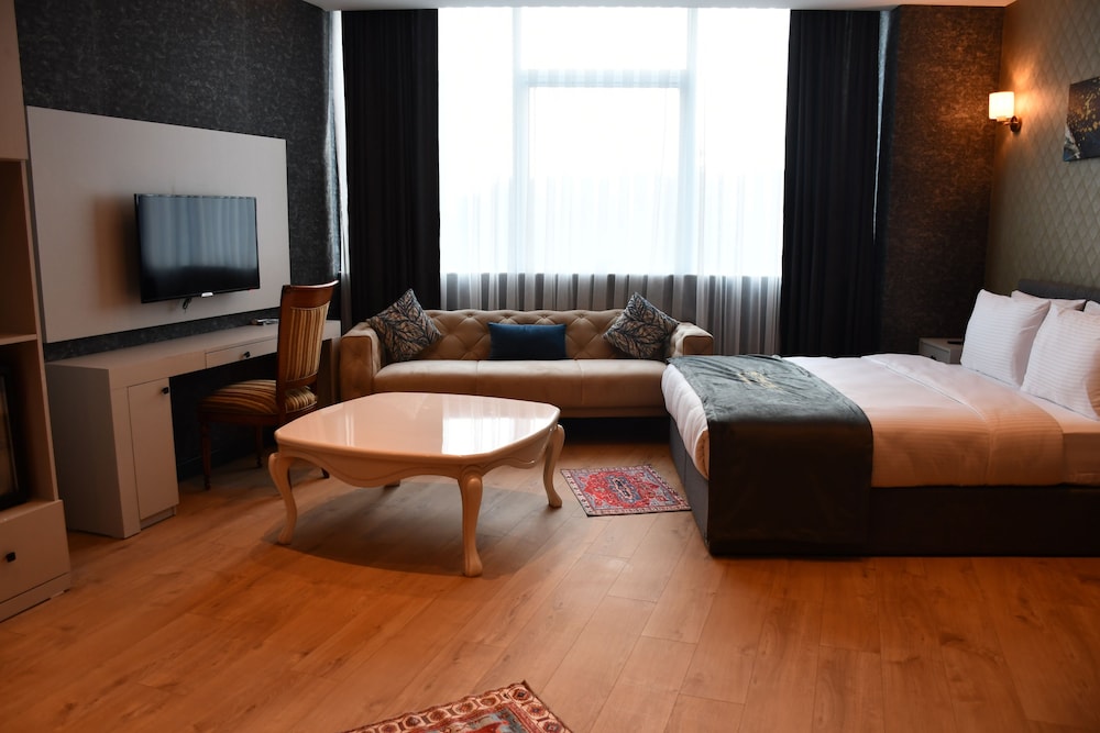 Hmz Luxury Hotel 9/29