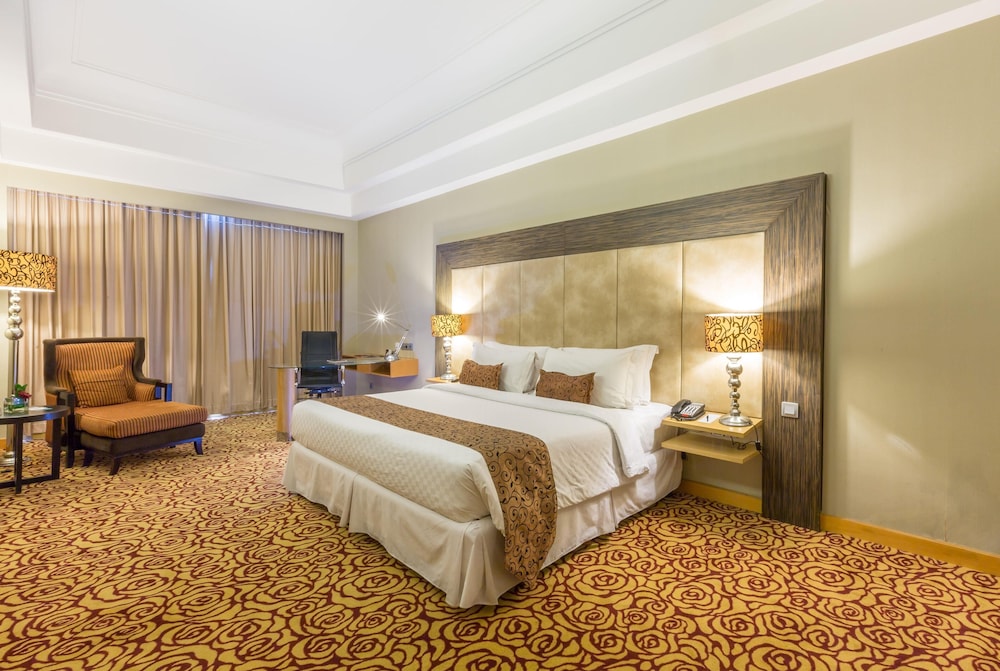 Deluxe King, Wyndham Surabaya City Centre 3/10