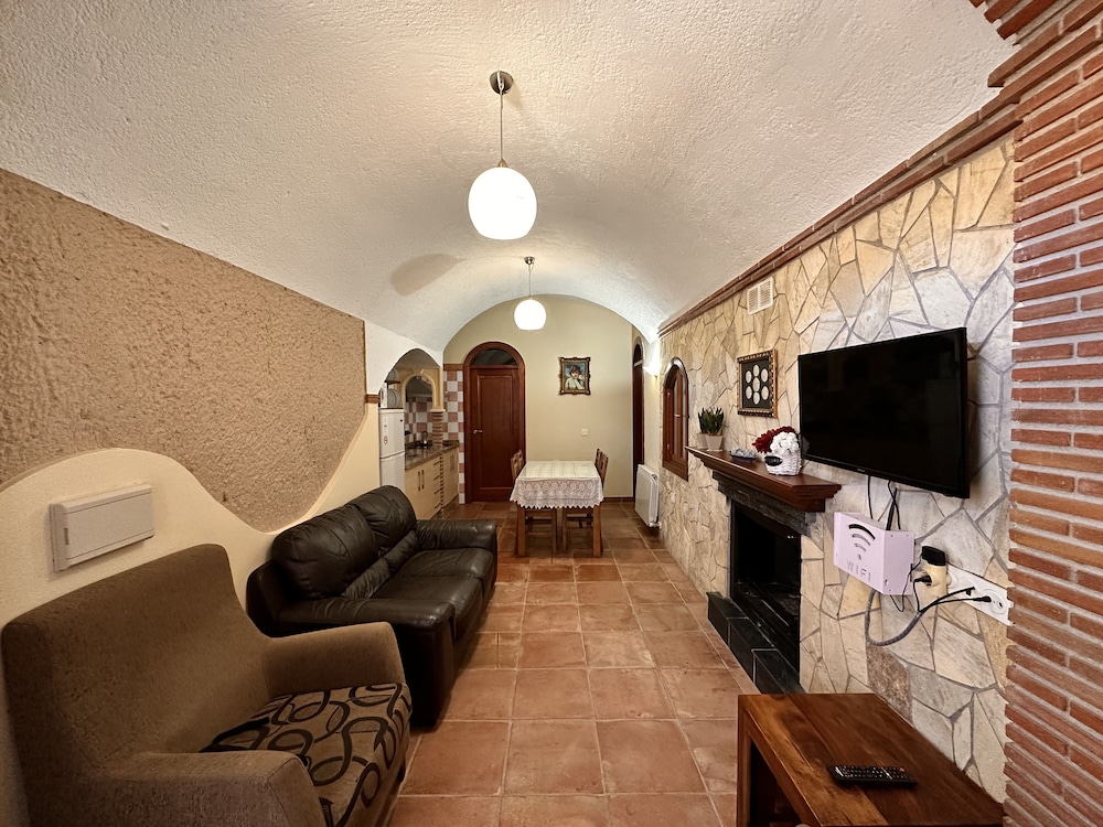 Cuevas La Granja 37/50