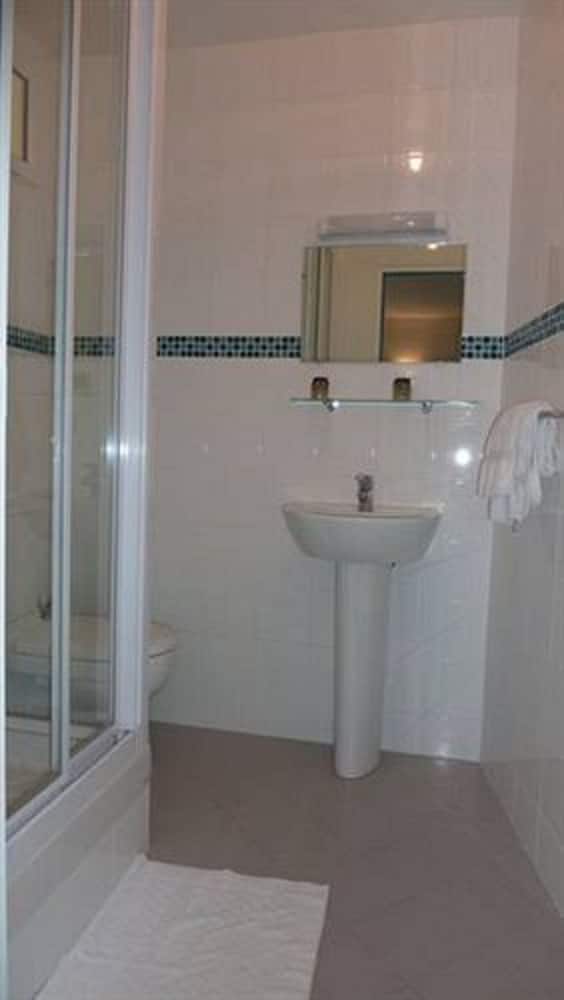 ROOM, DOUBLE BED