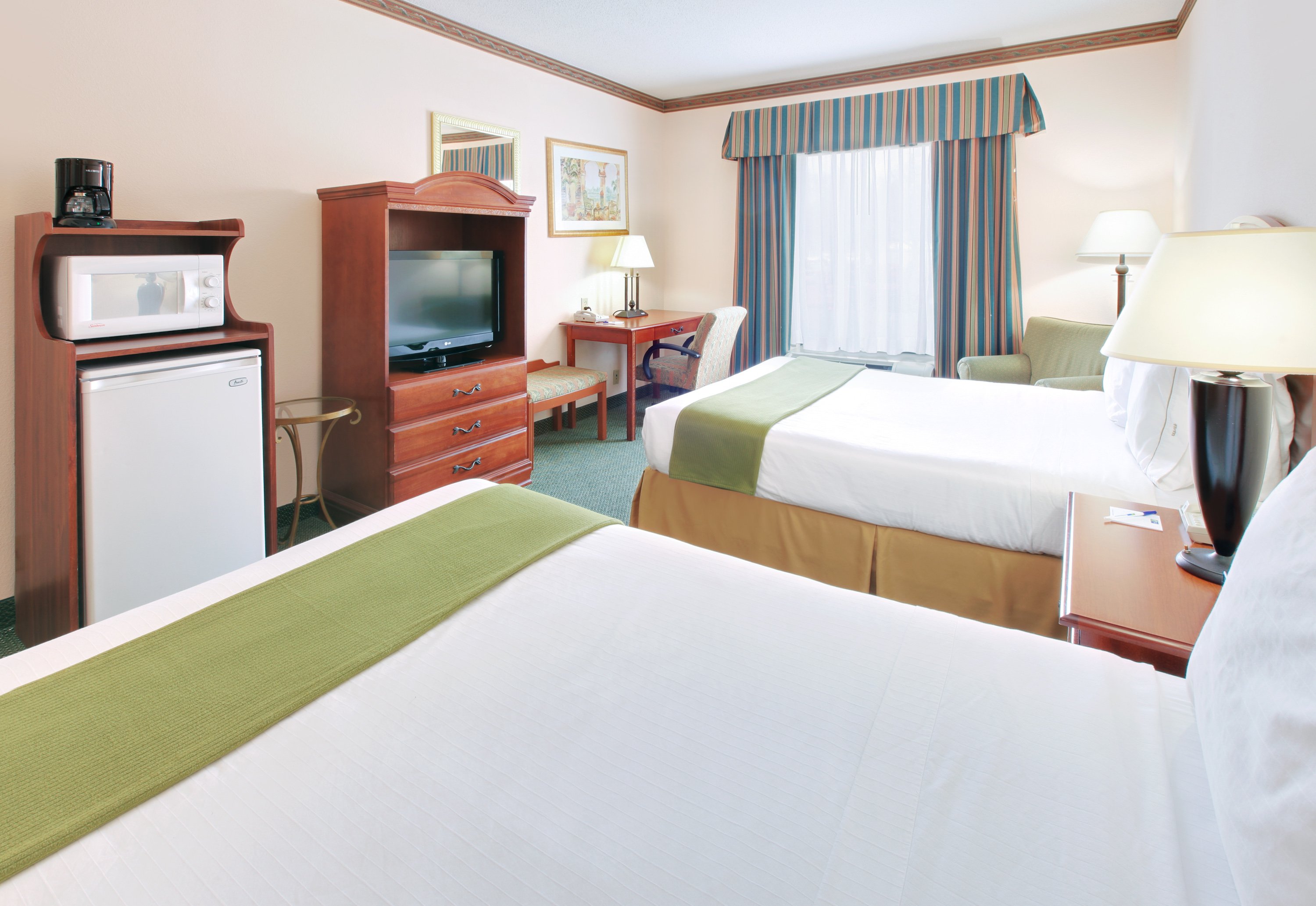 Holiday Inn Express Hotel And Suites Cleveland 18/35