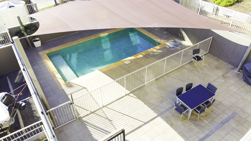 Gladstone Downtown Central Apartment Hotel 28/48