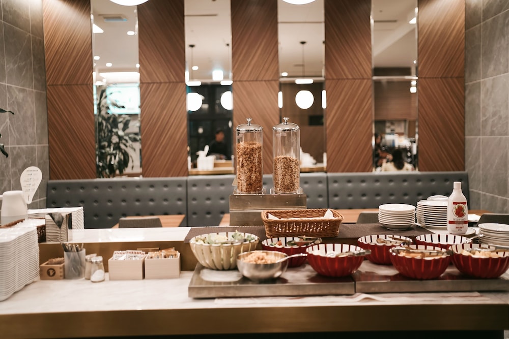 Travelodge Honmachi Osaka 50/50