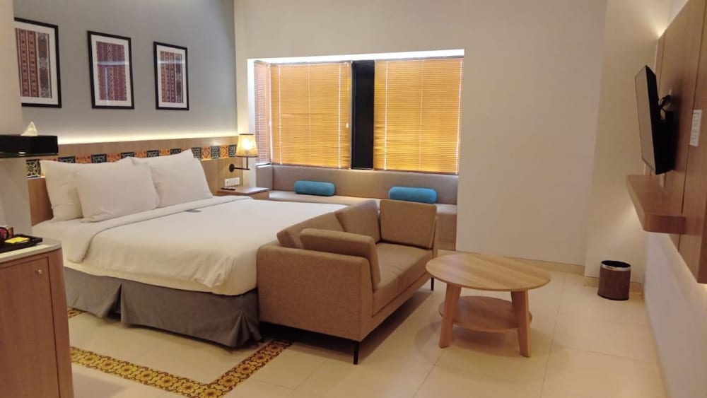 DELUXE, DOUBLE BED
