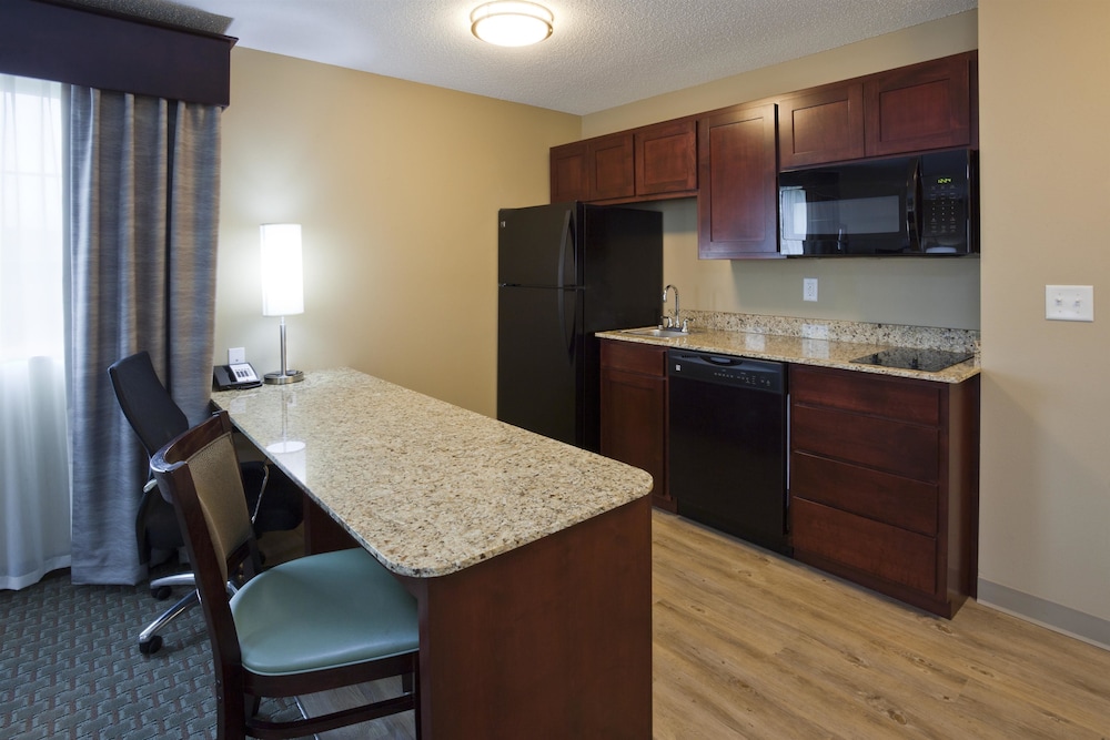 Grandstay Hotel Amp Suites 43/53