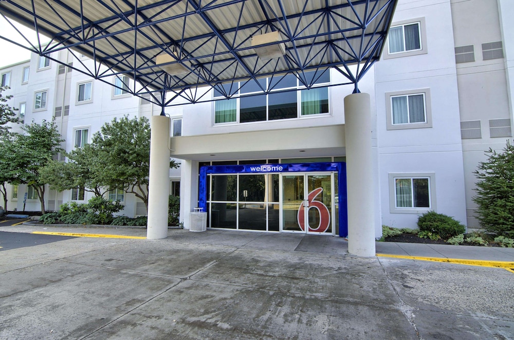 Motel6 Portsmouth, NH 51/61