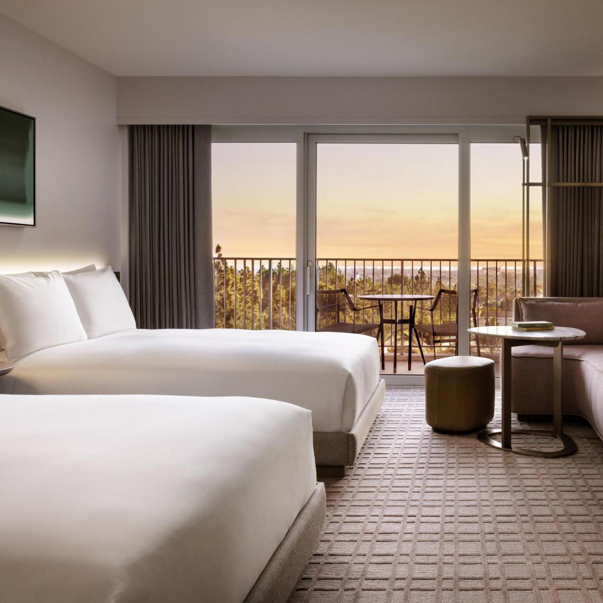 Plaza, Century, 2 Double Beds, Balcony