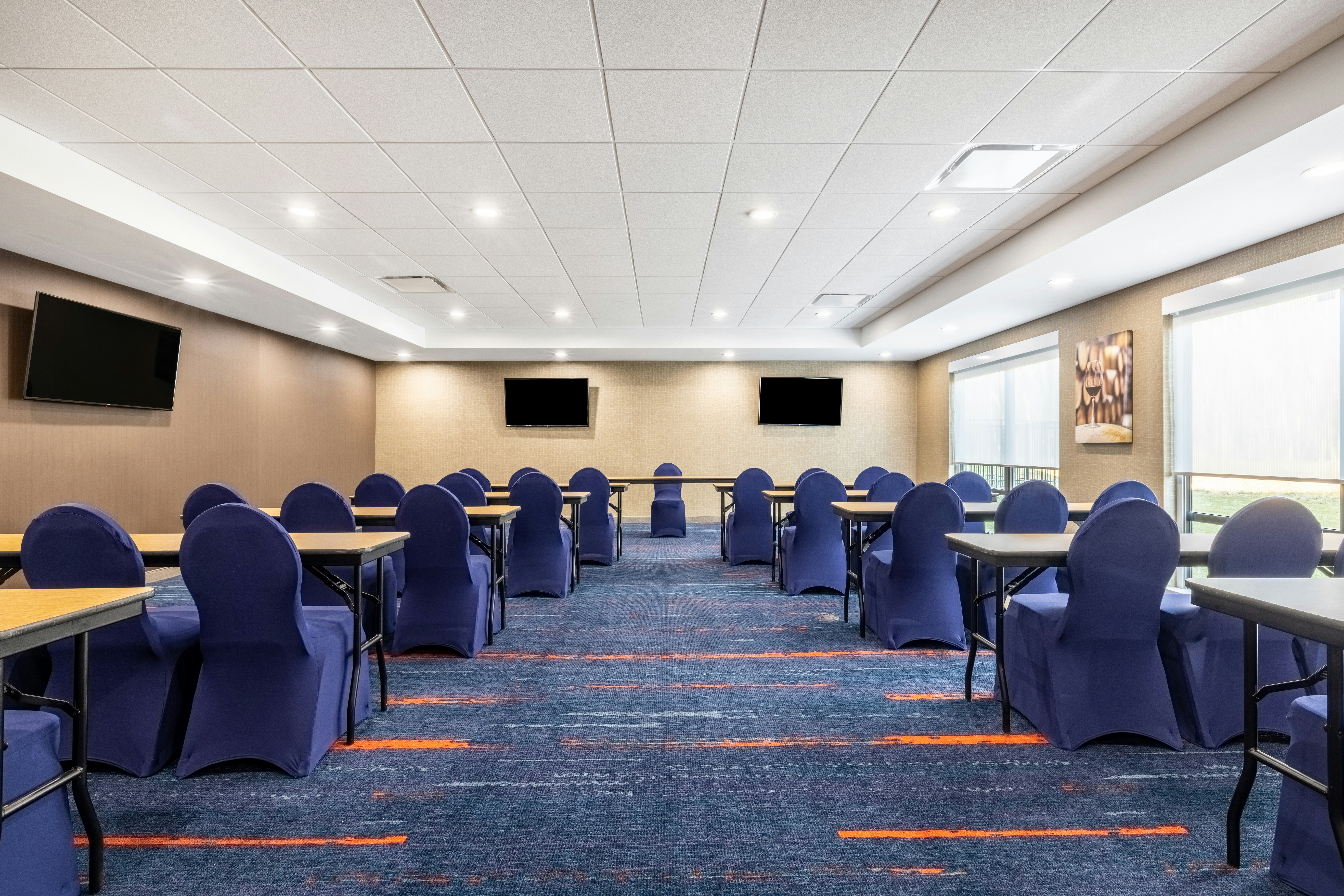 Hampton Inn and Suites Benton Harbor MI 39/47