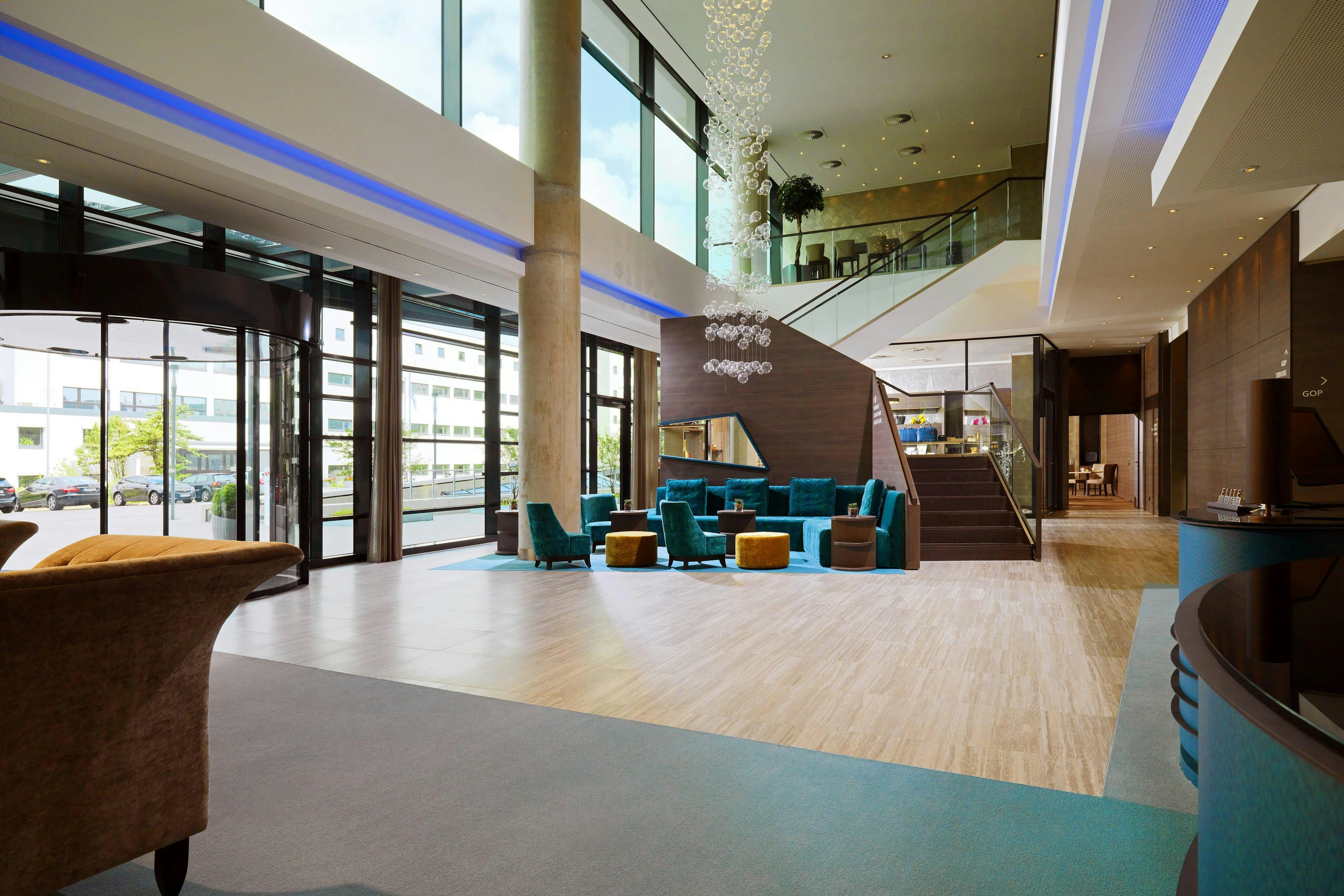BONN MARRIOTT HOTEL 37/68