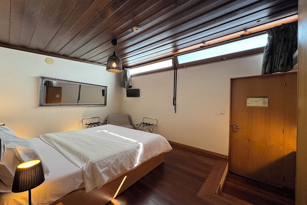 غرفة أساسية بسرير كوين، Hotel Rural Alves Casa Alves Torneiros 3/9
