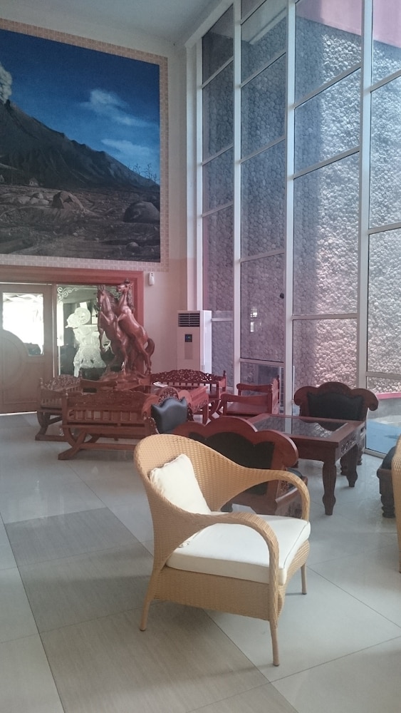 Merapi Merbabu Hotel Yogyakarta Powered by Archipelago 22/40