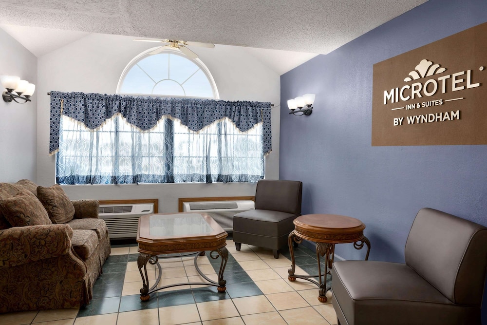 Microtel Inn Suites By Wyndham Lincoln 40/57