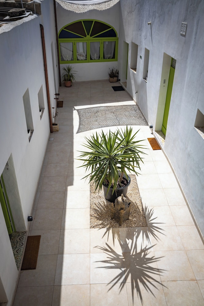 Lemon Tree Bed & Breakfast 27/30