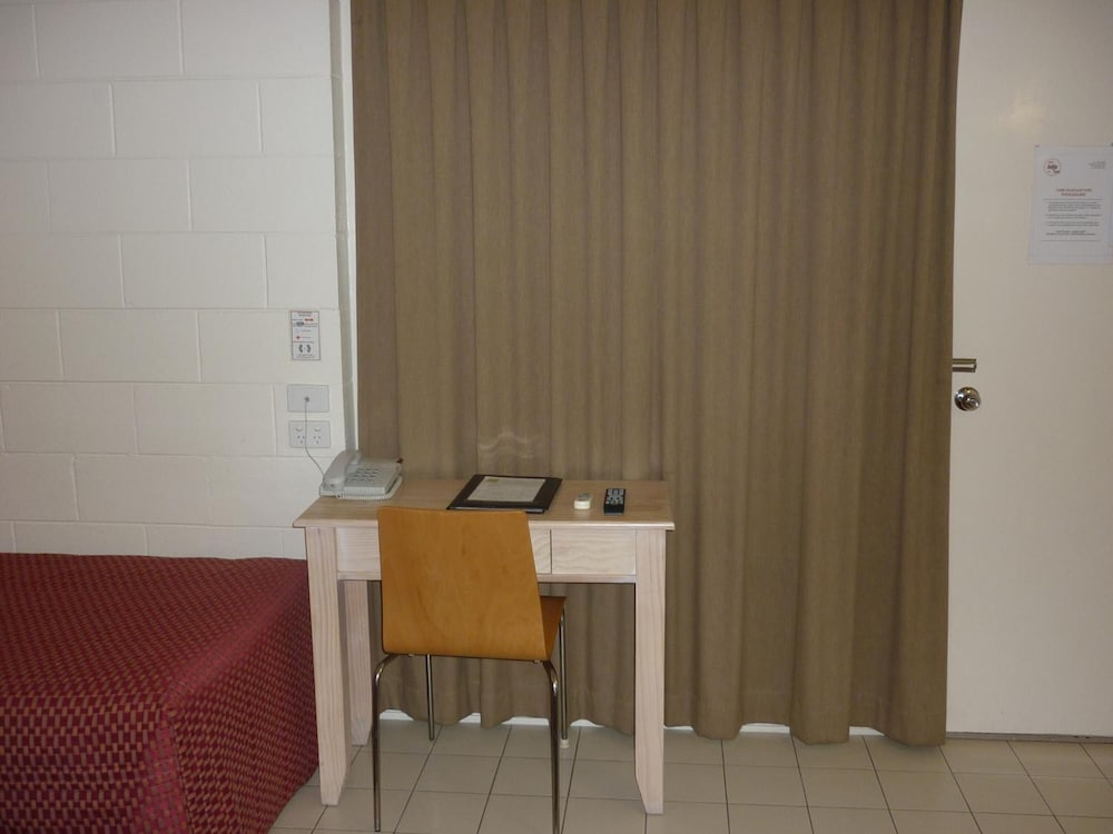 NAMBOUR LODGE MOTEL 4/37