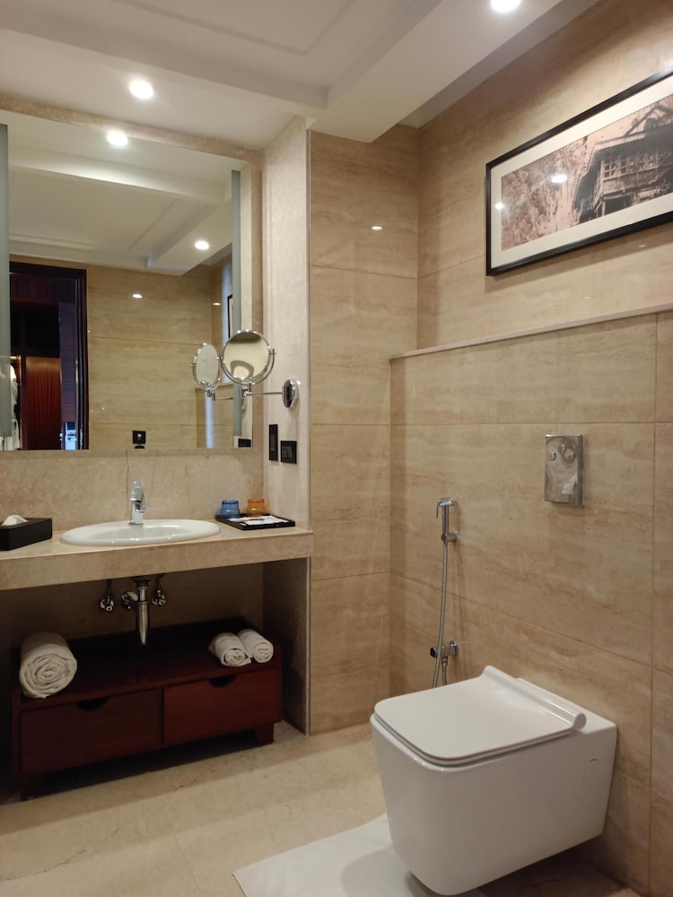 Radisson Hotel Kufri 49/50