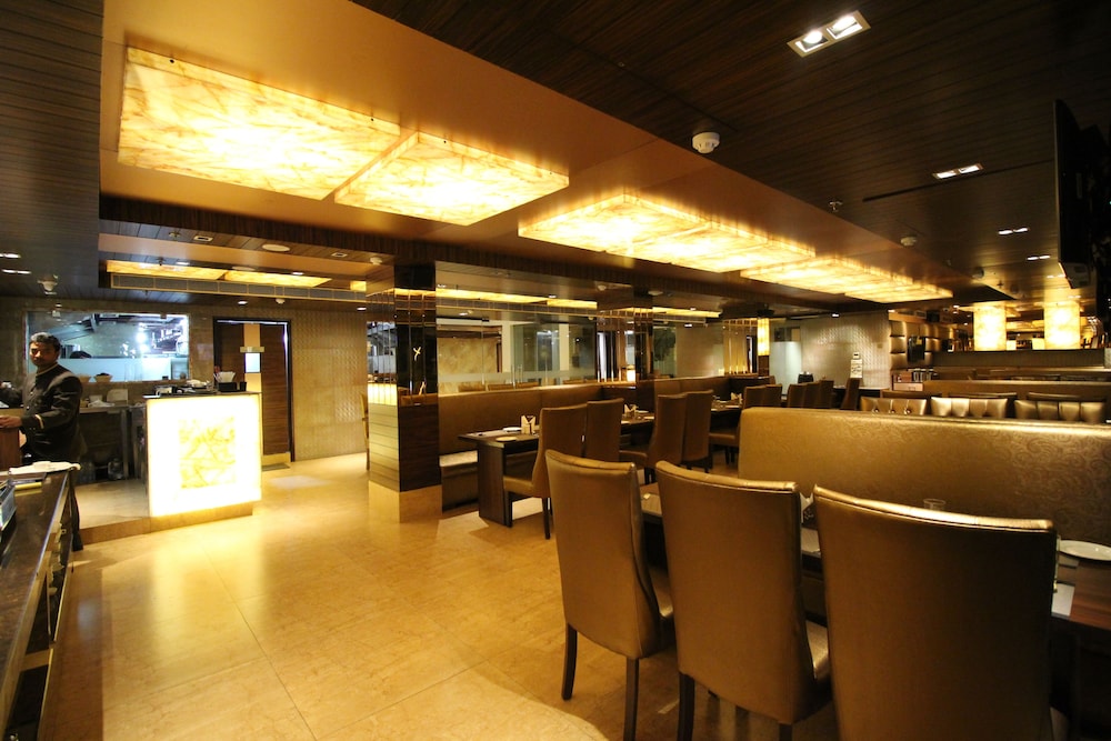 Hotel Golden Grand 45/51