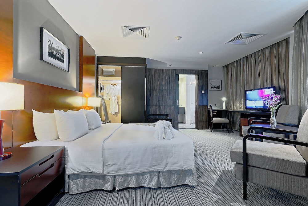 Hotel Sixty3 18/52