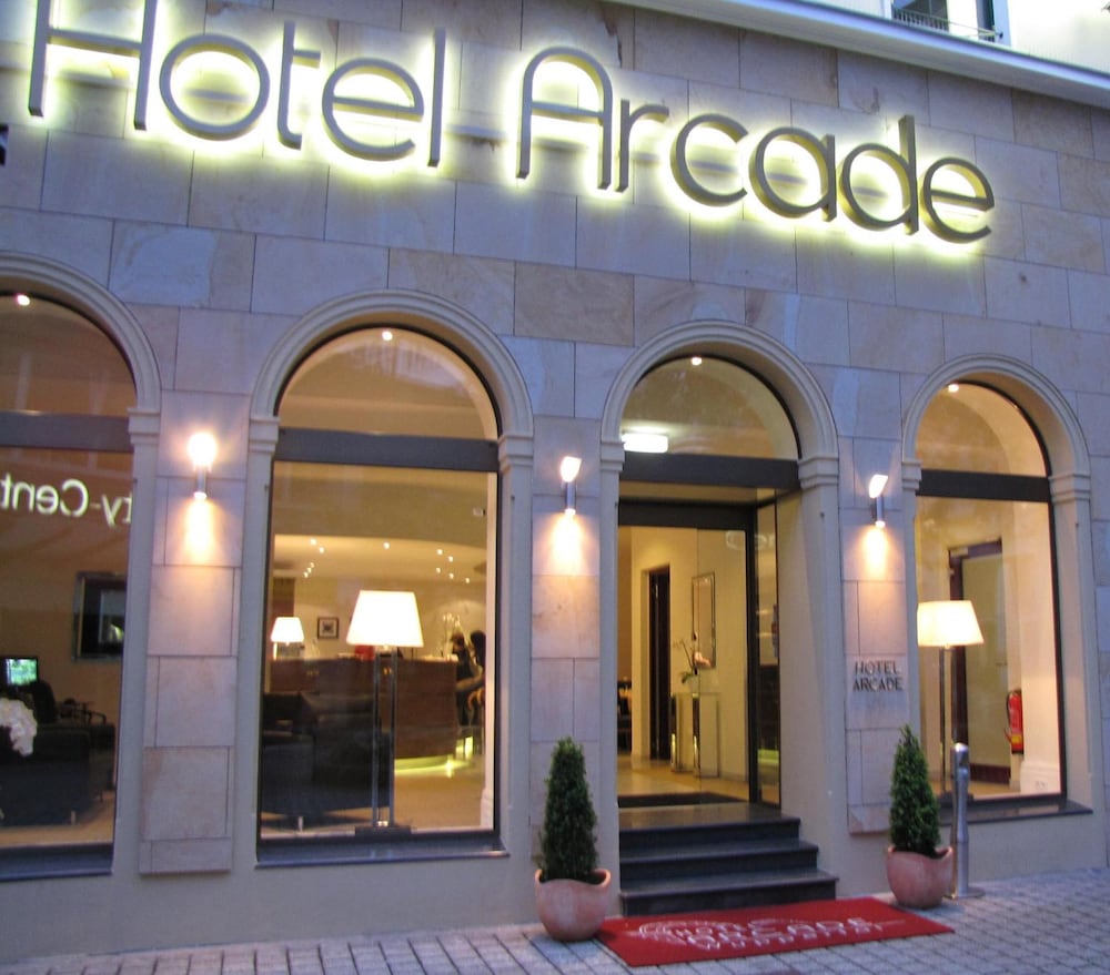 Hotel Arcade 2/26