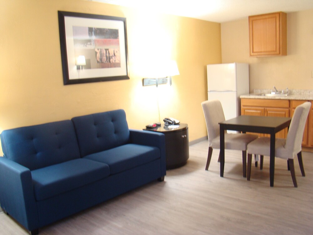 Baymont by Wyndham Front Royal Near Shenandoah National Park 27/44