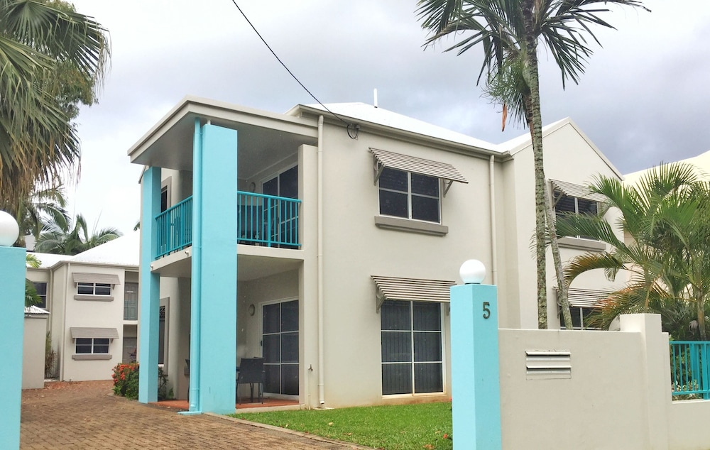 The Reef Retreat 4/63