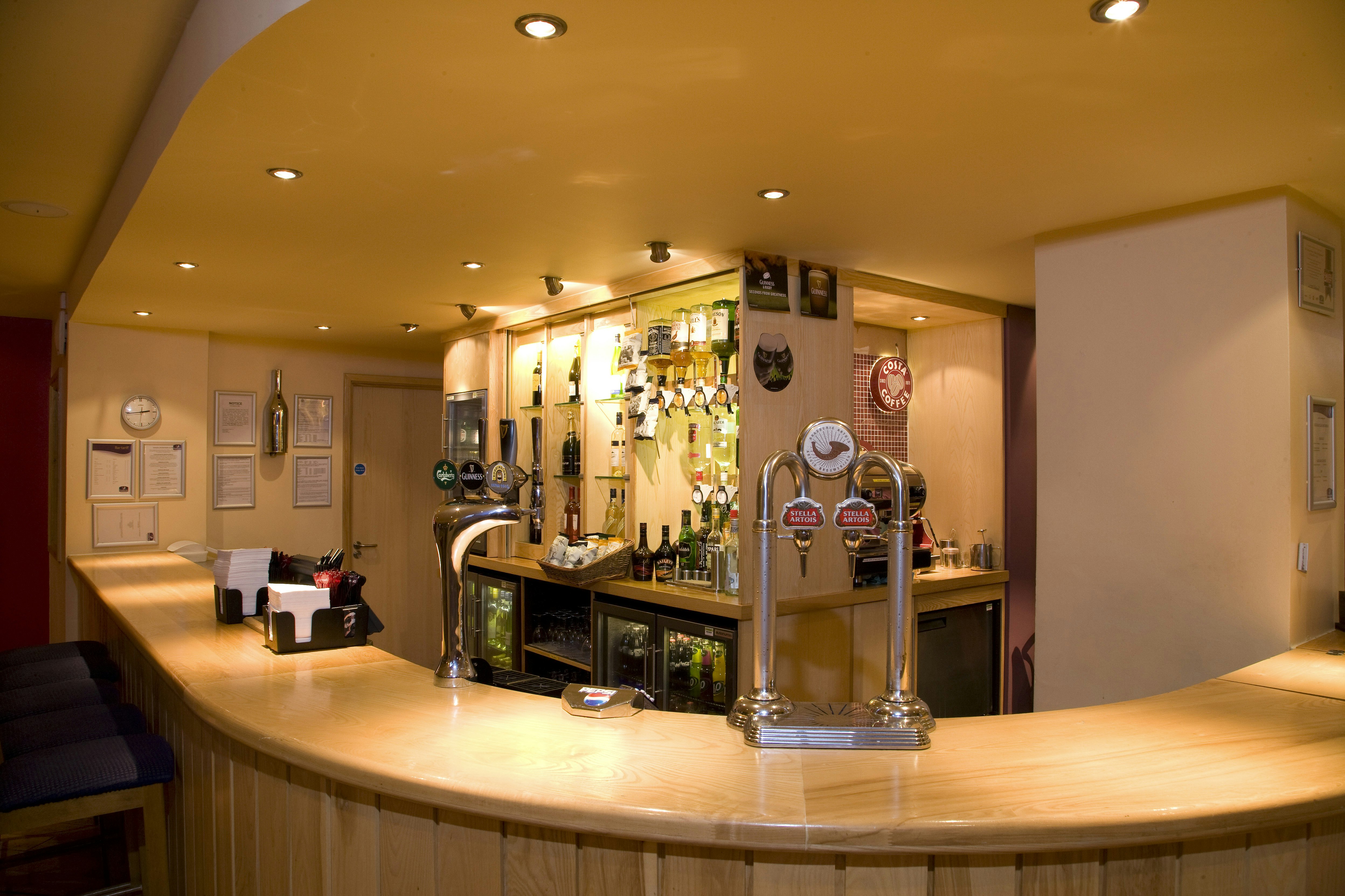 Premier Inn London Hammersmith (Ravenscourt Park) 7/32