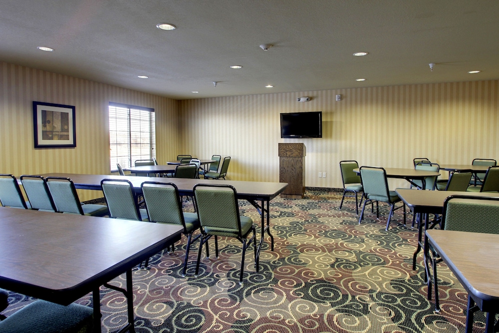 Cobblestone Hotel Wayne 36/44