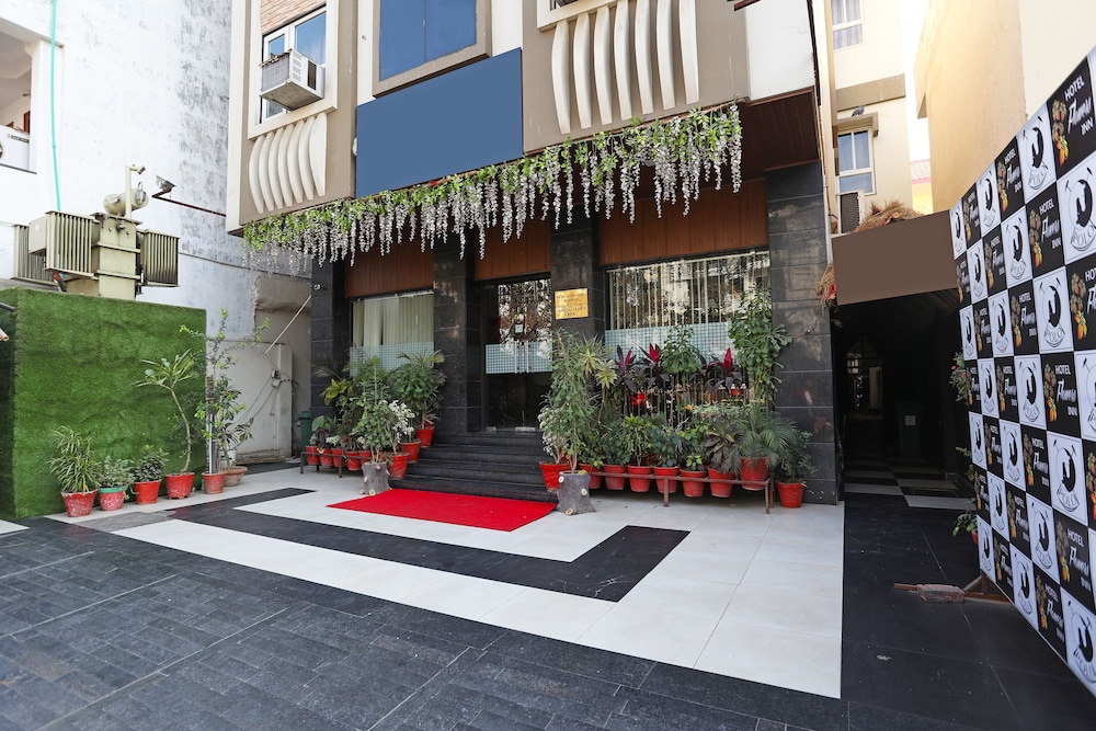 Hotel Flowers Inn 38/40