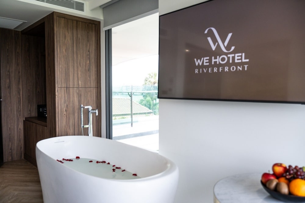 We Hotel Riverfront Bangkok 20/44
