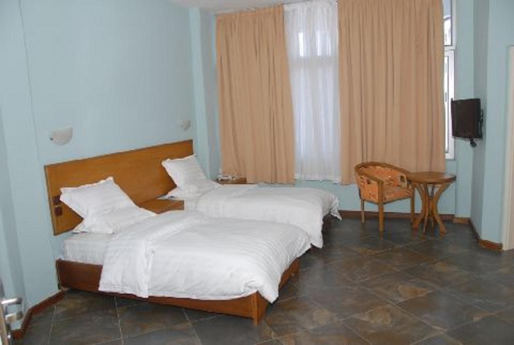 Standard, Twin Beds