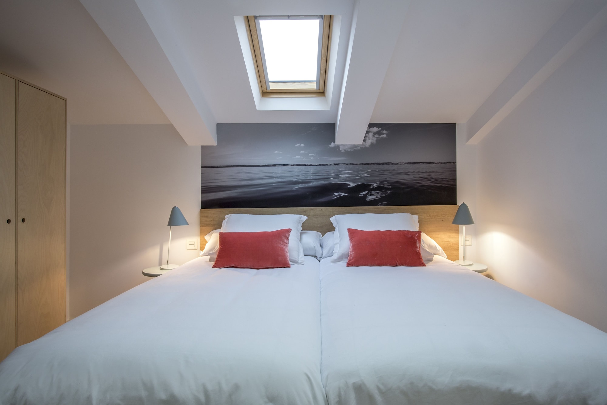 4 BEDROOMS, SUPERIOR, APARTMENT