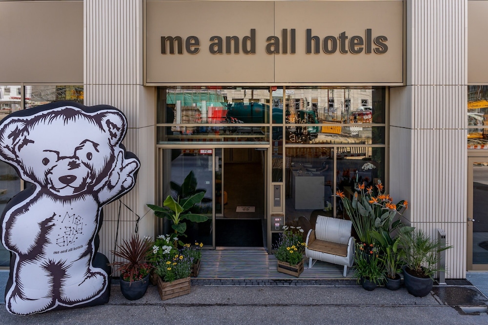 Me and All Hotel Ulm, part of JdV by Hyatt 1/44