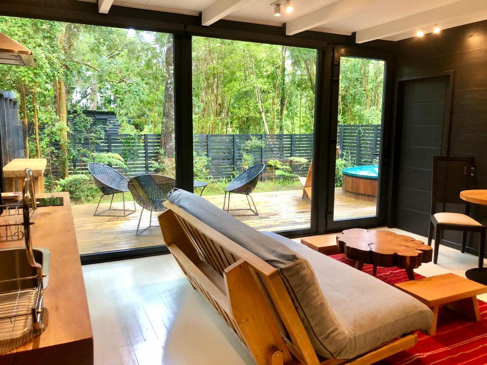 Calma Cabins 4/8