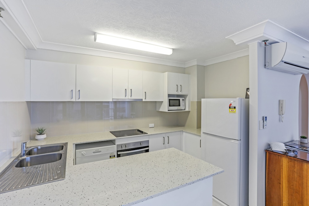 Boulevard North Holiday Apartments 24/77