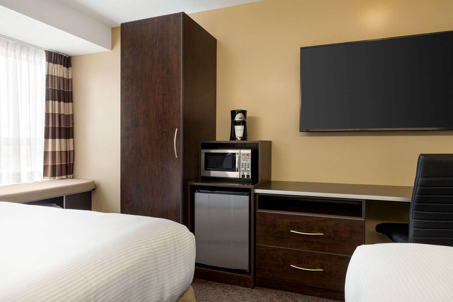 Microtel Inn & Suites By Wyndham Estevan 10/30