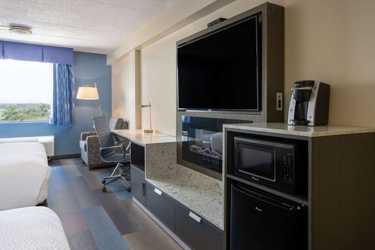 Days Hotel by Wyndham North Bergen /NYC 27/33